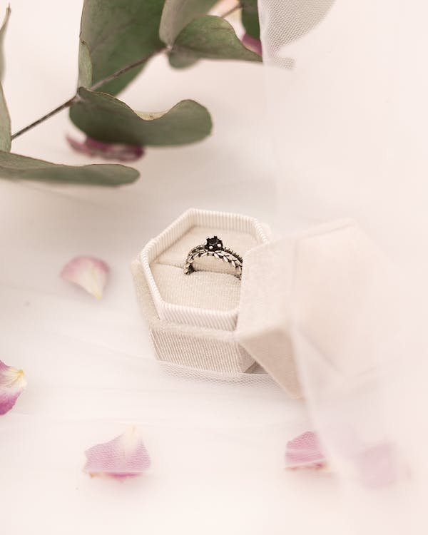 Sublimez votre style avec une bague luxe unique